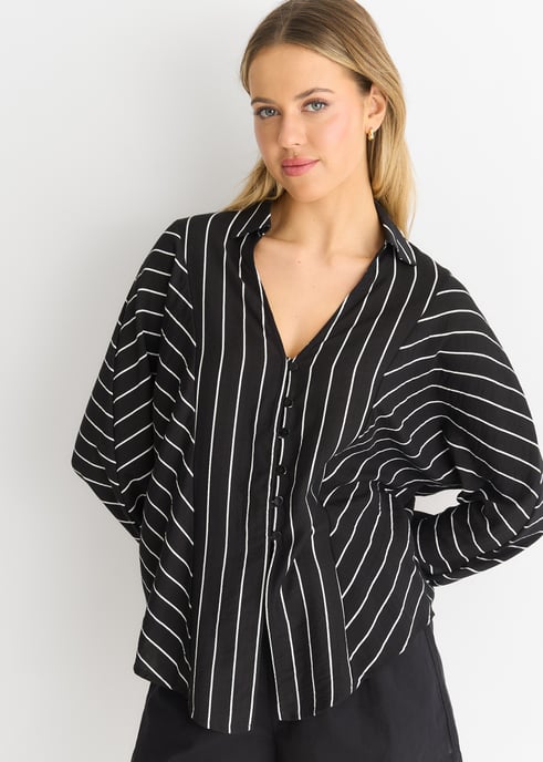 Camisa negra de manga larga a rayas Batwing - Image 1