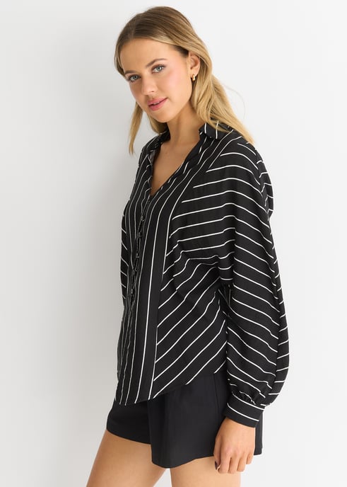 Camisa negra de manga larga a rayas Batwing - Image 2