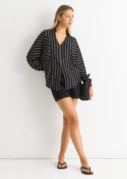 Camisa negra de manga larga a rayas Batwing - Image 3