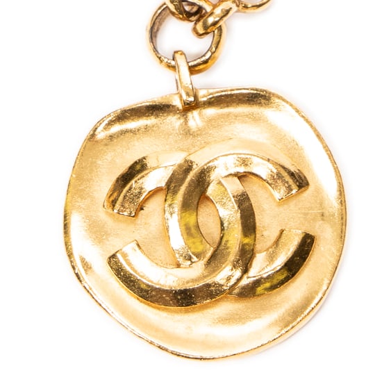 Chanel CC Medallion Pendant Chain Necklace en Oro Acero inoxidable sin níquel - Image 4