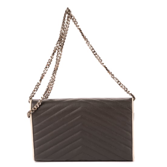 Yves Saint Laurent Cassandre Enveloppe Chain Wallet en Gris/Blanco Piel de becerro - Image 4