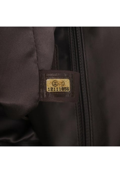 Tote De Cuero Metalico Craquelado Perforado Con Correas De Eslabones De Cadena - Image 6