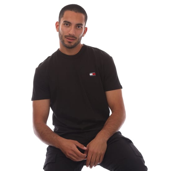Camiseta de hombre Tommy Hilfiger con insignia tonal en negro - Image 4