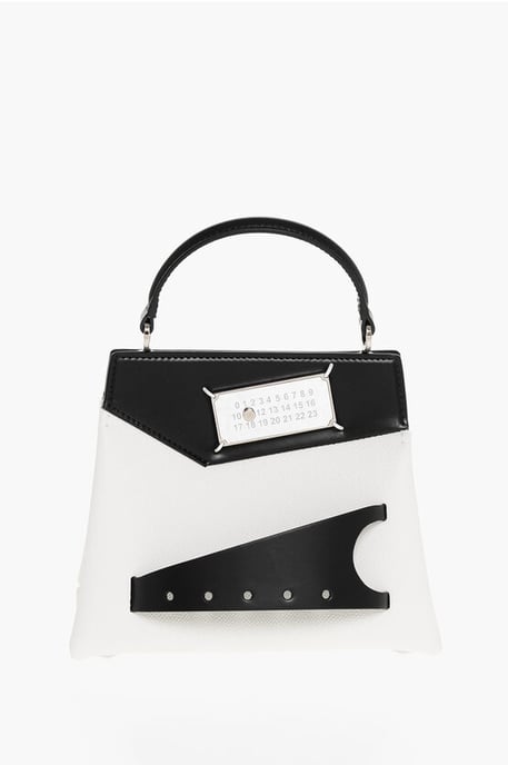 Bolso bandolera SNATCHED de piel bicolor en blanco y negro - Image 1