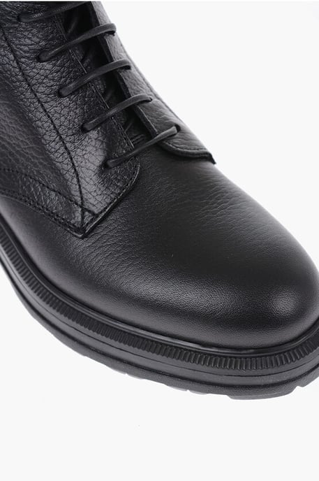 Botas de combate de cuero texturizado con cremallera en color negro - Image 4