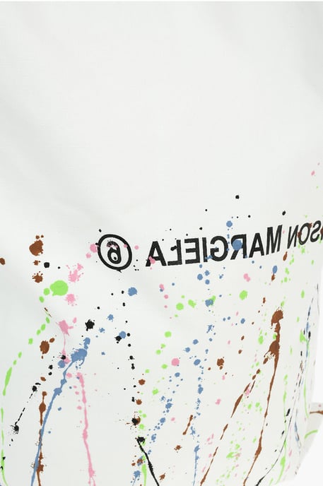 Bolso tote maxi de lona MM6 con estampado PAINT-SPLATTER y logotipo en blanco - Image 4