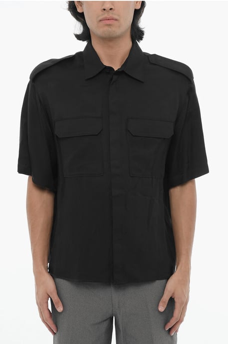 Camisa holgada de manga corta con doble bolsillo en el pecho en color negro - Image 1
