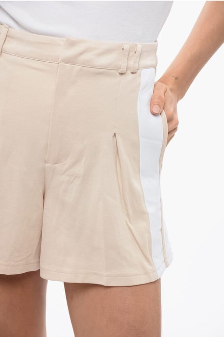 Shorts elásticos AXIM con bandas laterales en beige - Image 3