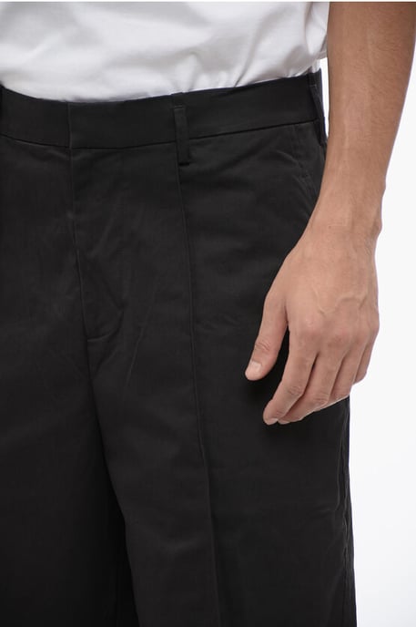 Pantalones cortos de mezcla de algodón con múltiples bolsillos y trabillas para cinturón en negro - Image 2