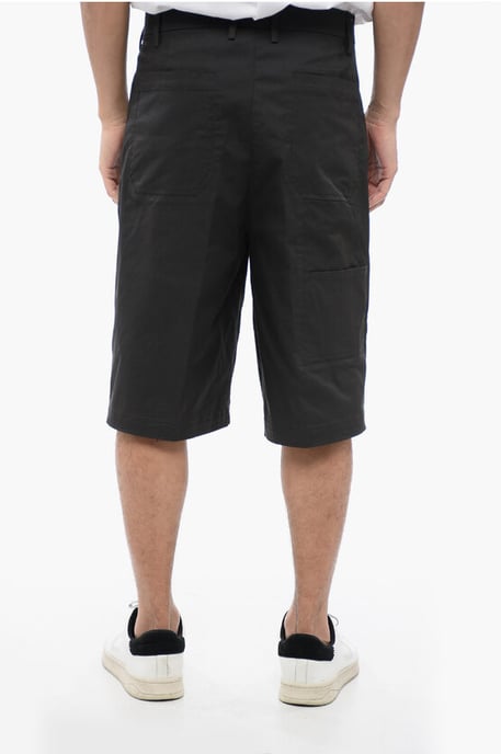 Pantalones cortos de mezcla de algodón con múltiples bolsillos y trabillas para cinturón en negro - Image 4