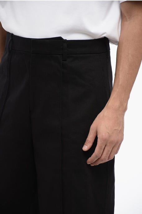 Pantalones cortos chinos de algodón elástico con trabillas para cinturón en negro - Image 2