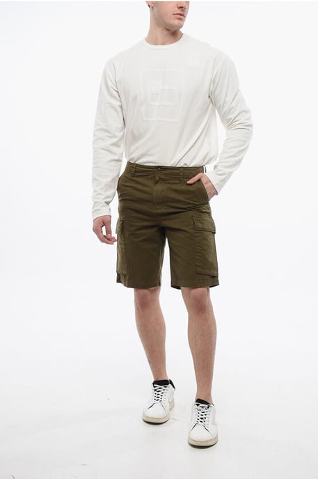 Pantalones cortos cargo en verde - Image 4