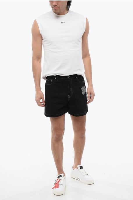 Pantalones cortos lavados oscuros con logotipo bordado en negro - Image 4