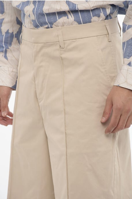 Bermudas rectas de color liso en beige - Image 2