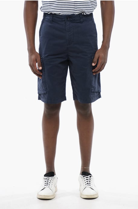 Pantalones cortos cargo de algodón con trabillas para cinturón en azul - Image 1