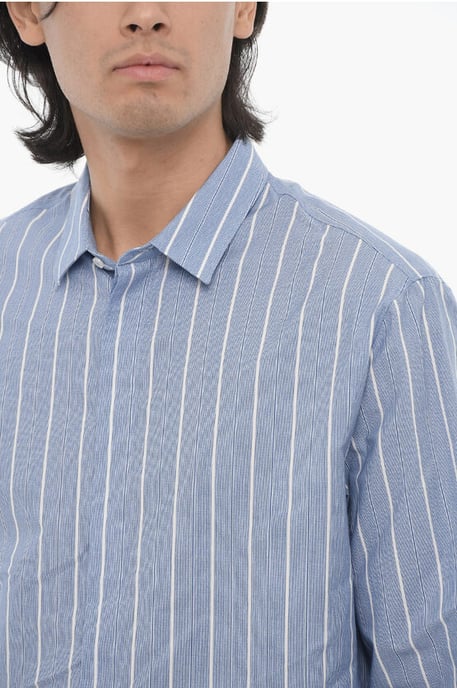 Camisa informal de algodón a rayas de corte cuadrado en azul - Image 3