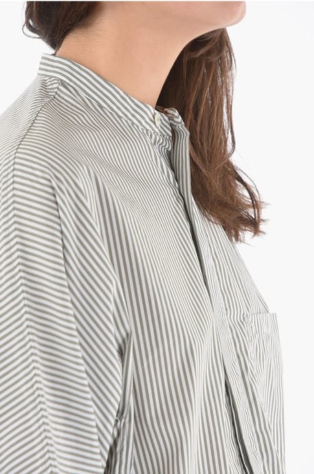Camisa oversize a rayas con bolsillo en el pecho en gris - Image 3