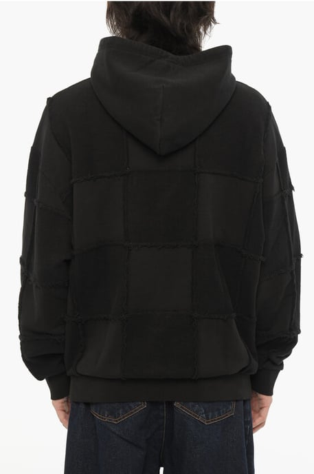 Sudadera con capucha de algodón de color liso en negro - Image 2