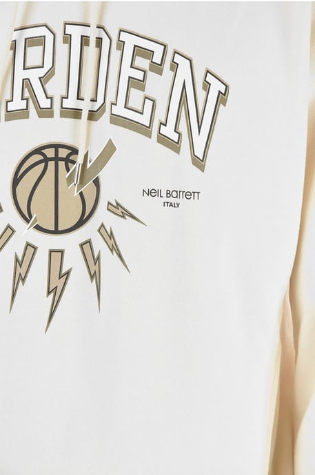 Sudadera con capucha de ajuste fácil JAMES HARDEN x NEIL BARRETT con logotipo estampado en beige - Image 3