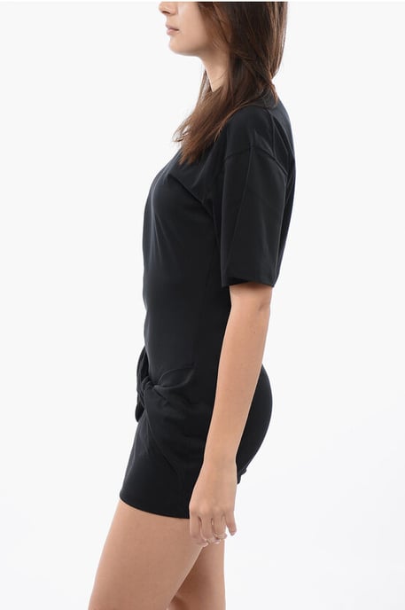 Vestido estilo camiseta con nudo delantero y flecha pequeña en negro - Image 3
