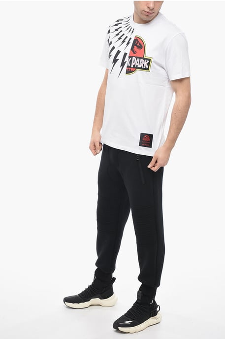 Camiseta de algodón con cuello redondo HALF THUNDERBOLT de JURASSIC PARK X NB en blanco - Image 4
