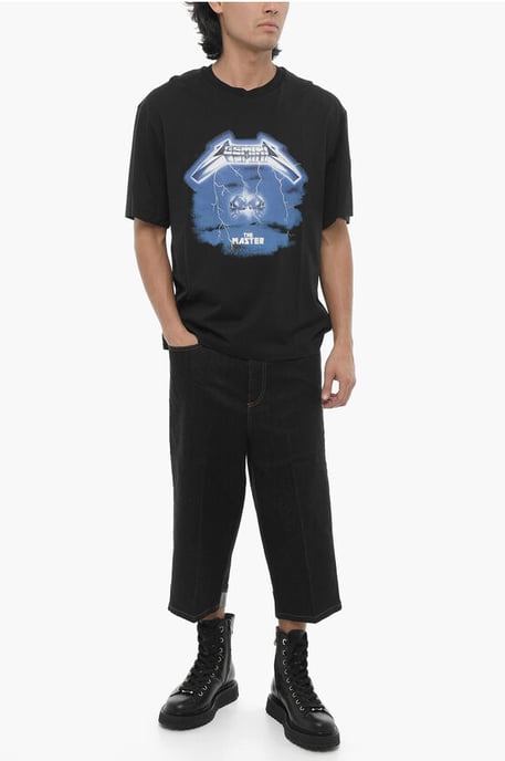 Camiseta de cuello redondo con diseño de banda de rock, GÉMINIS, entallada y con caída en negro - Image 4