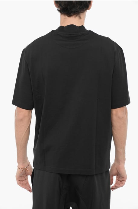 Camiseta ajustada de cuello redondo con tachuelas en negro - Image 2