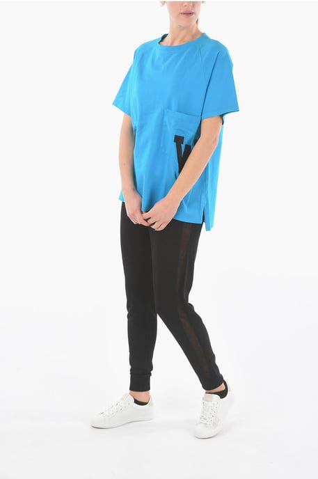 Camiseta maxi de cuello redondo con monograma de parche en azul - Image 4