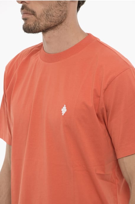 Camiseta de cuello redondo con bordado de cruz en color naranja - Image 3