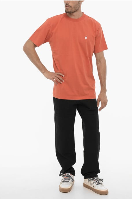 Camiseta de cuello redondo con bordado de cruz en color naranja - Image 4