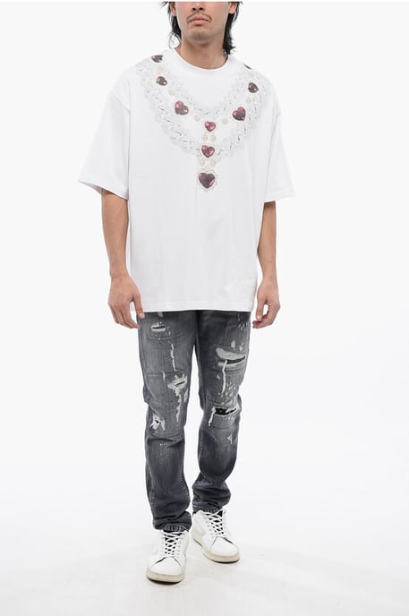 Camiseta holgada con estampado de collar en blanco - Image 4