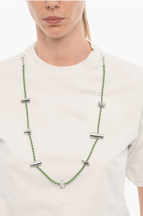 Camiseta de cuello redondo STOPPERS de color liso con cadena extraíble en blanco - Image 3