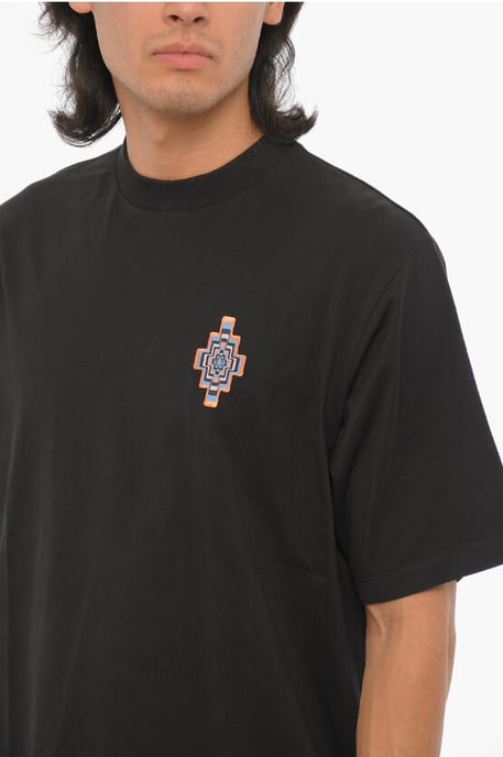 Camiseta de cuello redondo OPTICAL CROSS en color negro - Image 3