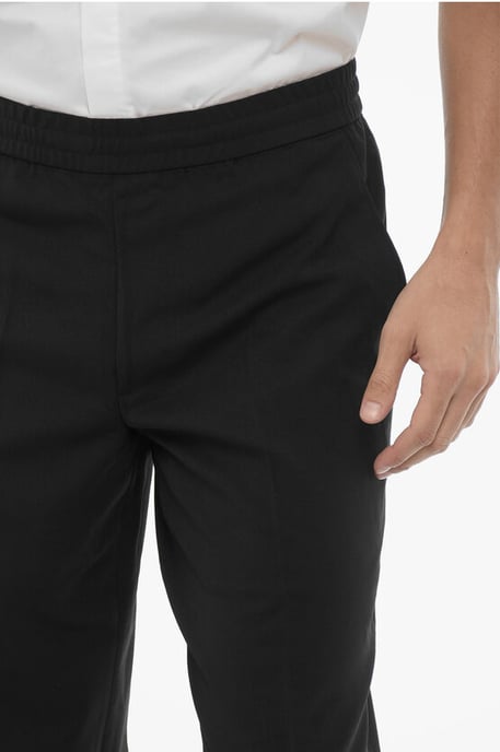 Pantaloni REM Slim Fit a Vita Bassa con Elastico en Vita en Negro - Image 3