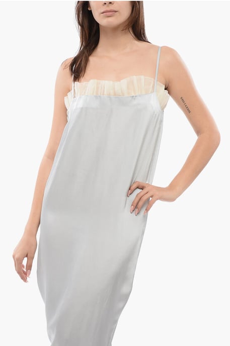 Vestido de satén al revés con volantes de gasa en gris - Image 4
