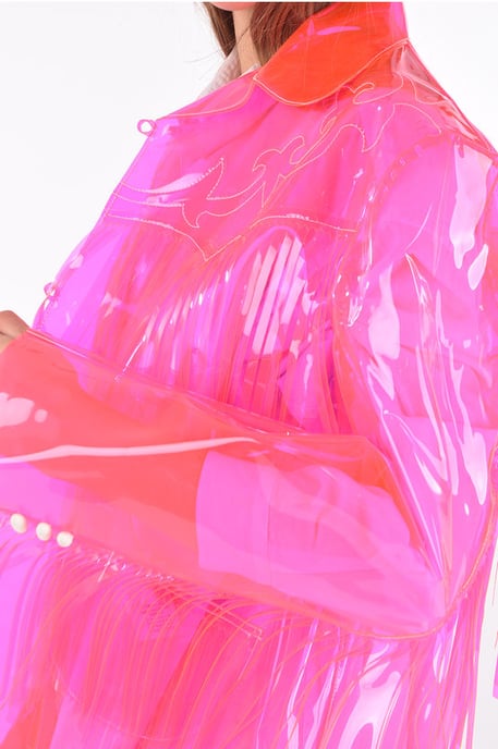 Chaqueta vaquera de PVC con flecos en color rosa - Image 3