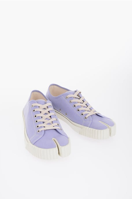 Zapatillas Tabi de lona de caña baja en violeta - Image 1