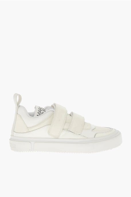 Zapatillas bajas de ante con cierre de tira táctil en blanco - Image 3