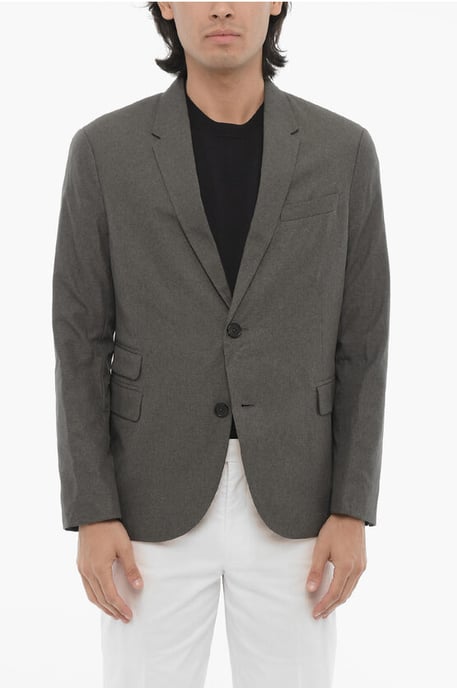 Blazer azul de dos botones, corte entallado, solapas con muesca y aberturas laterales - Image 1