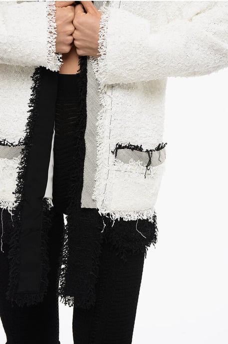 Blazer de tweed con hombros descubiertos y bajos en contraste en blanco y negro - Image 3