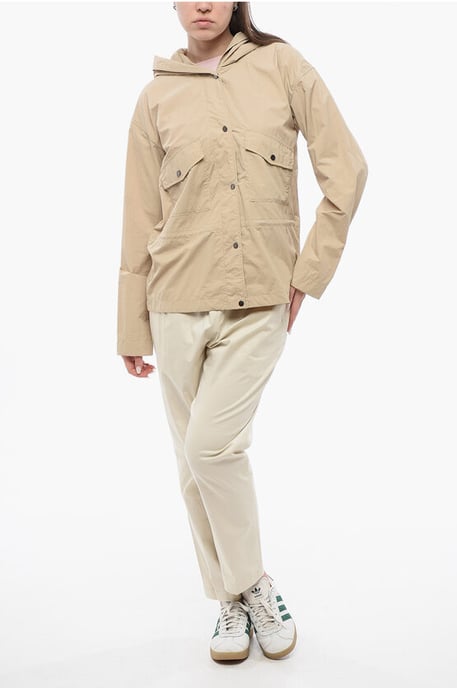 Cortavientos con capucha TICKSEED en beige - Image 4