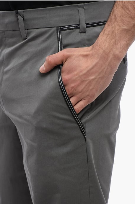 Pantalones chinos de mezcla de algodón con puños elásticos en gris - Image 3
