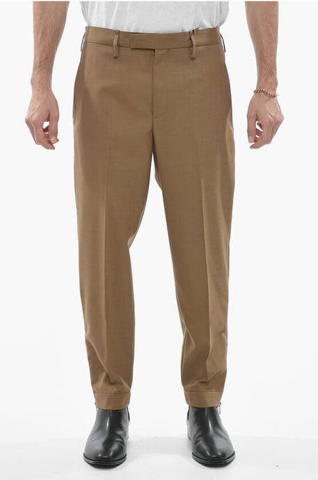 Pantalones chinos JAMIE de corte entallado con cremallera en los tobillos en marrón - Image 1