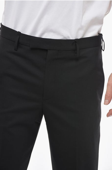 Pantalones chinos JAMIE de corte entallado con cremallera en los tobillos en negro - Image 3