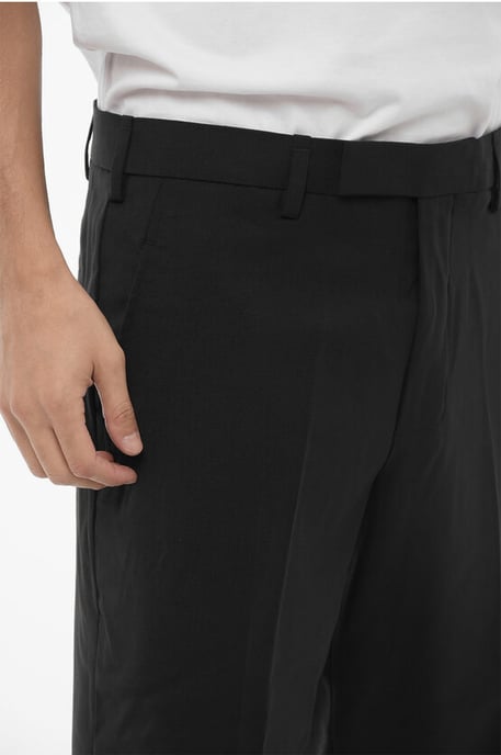 Pantalones chinos ajustados de color liso con tobillo ajustable en negro - Image 3
