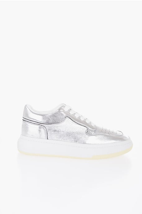 Zapatillas bajas MM6 con efecto metalizado en color plata - Image 3