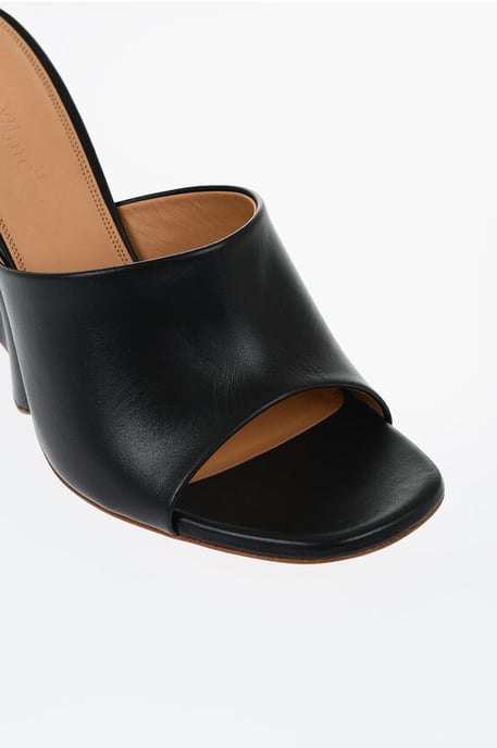 Mules JUG de punta abierta con cuña de 10 cm en color negro - Image 4