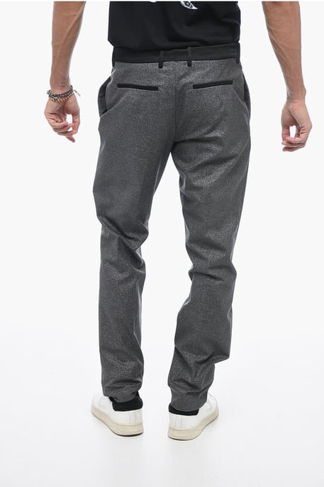 Pantalones de sastrería brillantes con detalles de satén en plata - Image 3