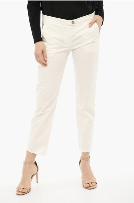 Pantalones de corte regular con abertura en el tobillo en blanco - Image 1