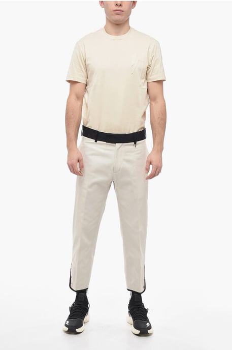 Pantalones TOM de sarga de algodón de corte entallado con cinturilla en contraste en blanco - Image 4